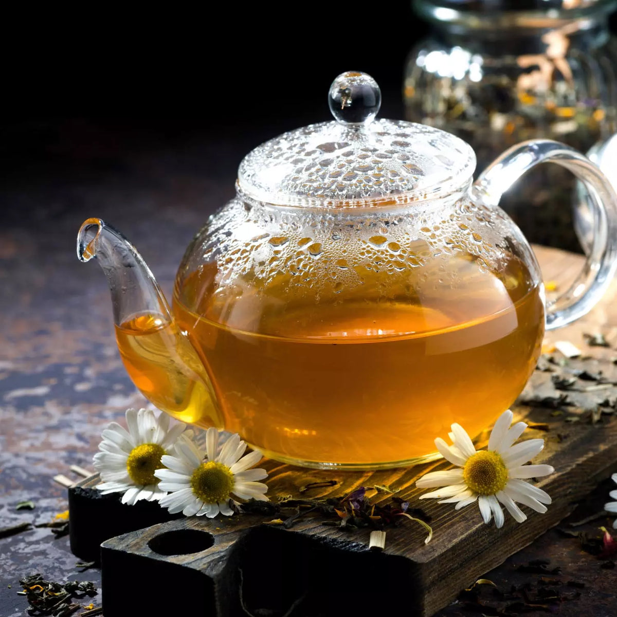 http://sakiproducts.com/cdn/shop/articles/20230327153528-chamomile-20tea-20recipe-20blog_1200x1200.webp?v=1679992289